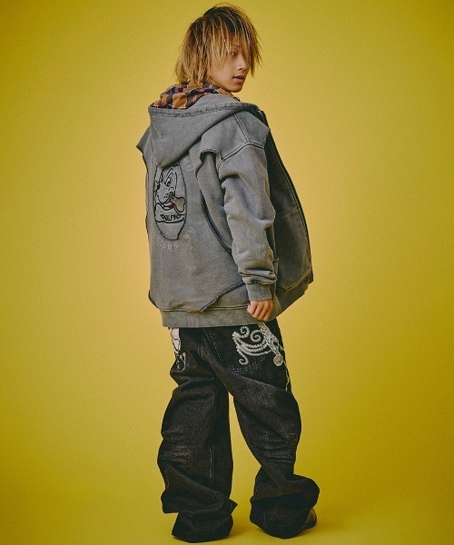 GALFY(ガルフィー)の「A'GEM/9 × .kom 『GALFY/ガルフィー』 穴の向こうにわんちゃんパーカー(パーカー・メンズ・ブラック/レッド/パープル・L)」の5枚目の写真