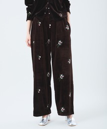 Muscat（マスカット）の「フラワーエンブロイダリー　ベロアイージーパンツ（その他パンツ）」