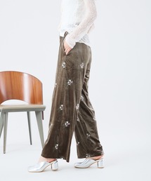 Muscat（マスカット）の「フラワーエンブロイダリー　ベロアイージーパンツ（その他パンツ）」