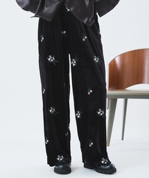 Muscat（マスカット）の「フラワーエンブロイダリー　ベロアイージーパンツ（その他パンツ）」