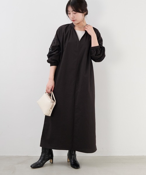 MICA&DEAL（マイカ＆ディール）の「インド刺繍ギャザーワンピース（ワンピース・レディース・ブラック/オフホワイト/ブラウン・FREE）」の2枚目の写真