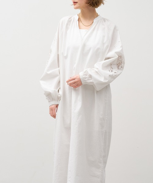 MICA&DEAL（マイカ＆ディール）の「インド刺繍ギャザーワンピース（ワンピース・レディース・ブラック/オフホワイト/ブラウン・FREE）」の21枚目の写真