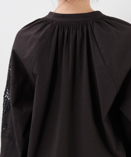 MICA&DEAL（マイカ＆ディール）の「インド刺繍ギャザーワンピース（ワンピース・レディース・ブラック/オフホワイト/ブラウン・FREE）」の11枚目の写真