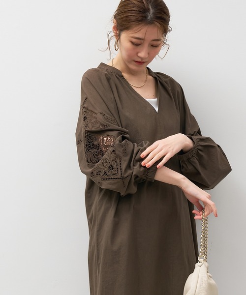 MICA&DEAL（マイカ＆ディール）の「インド刺繍ギャザーワンピース（ワンピース・レディース・ブラック/オフホワイト/ブラウン・FREE）」の15枚目の写真