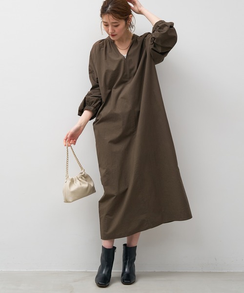 MICA&DEAL（マイカ＆ディール）の「インド刺繍ギャザーワンピース（ワンピース・レディース・ブラック/オフホワイト/ブラウン・FREE）」の16枚目の写真