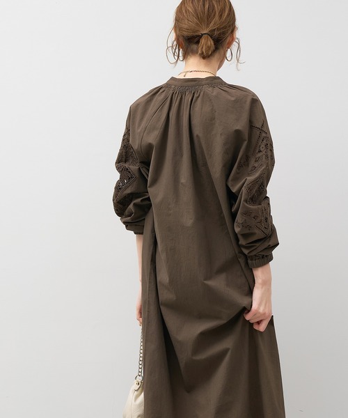 MICA&DEAL（マイカ＆ディール）の「インド刺繍ギャザーワンピース（ワンピース・レディース・ブラック/オフホワイト/ブラウン・FREE）」の20枚目の写真