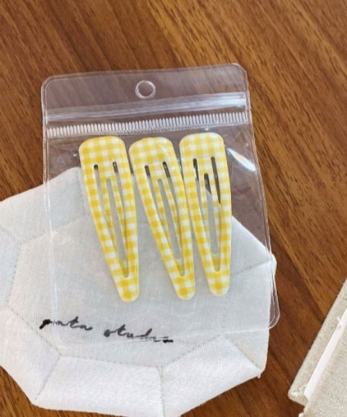 VIBGYOR Women（ヴィブジョー　ウィメン）の「【urge select】ギンガムチェック ぷっくり パッチンピン【3個セット/6色展開】（バレッタ/ヘアクリップ・レディース・イエロー/パープル/ネイビー/レッド/ピンク/グリーン・FREE）」の4枚目の写真