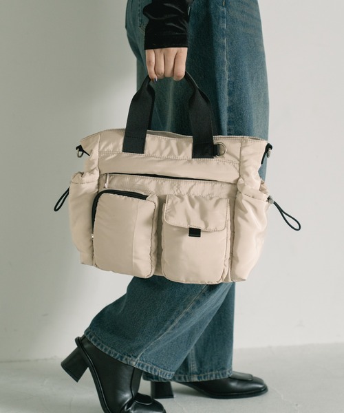 LAKOLE（ラコレ）の「マルチポケット2WAYトートバッグ / 593305（トートバッグ・レディース・ブラウン/オフホワイト/ブラック/ライトグレー・FREE）」の2枚目の写真