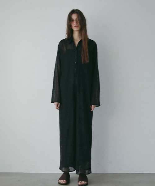 ETRE TOKYO(エトレトウキョウ)の「ブラッシュドチュールオールインワン(つなぎ/オールインワン・レディース・ブラック/オフホワイト・S/M)」の3枚目の写真