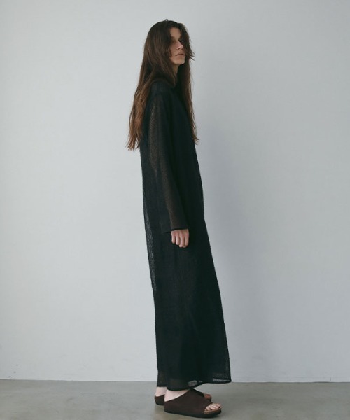 ETRE TOKYO(エトレトウキョウ)の「ブラッシュドチュールオールインワン(つなぎ/オールインワン・レディース・ブラック/オフホワイト・S/M)」の7枚目の写真