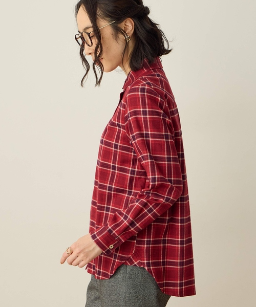 DECOY SINCE 1981（デコイシンスイチキュウハチイチ）の「バックギャザーチェックシャツ【オーガニックコットンブレンド・大きいサイズあり】（シャツ/ブラウス・レディース・ベージュ/ネイビー/レッド・13号/9号/11号/15号/17号）」の7枚目の写真