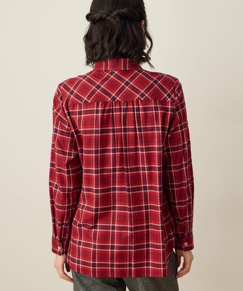 DECOY SINCE 1981（デコイシンスイチキュウハチイチ）の「バックギャザーチェックシャツ【オーガニックコットンブレンド・大きいサイズあり】（シャツ/ブラウス・レディース・ベージュ/ネイビー/レッド・13号/9号/11号/15号/17号）」の8枚目の写真