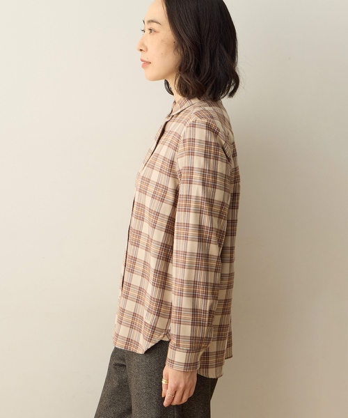 DECOY SINCE 1981（デコイシンスイチキュウハチイチ）の「バックギャザーチェックシャツ【オーガニックコットンブレンド・大きいサイズあり】（シャツ/ブラウス・レディース・ベージュ/ネイビー/レッド・13号/9号/11号/15号/17号）」の10枚目の写真