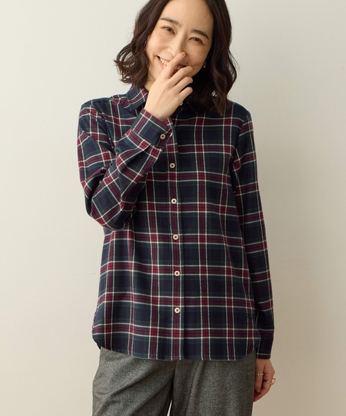 DECOY SINCE 1981（デコイシンスイチキュウハチイチ）の「バックギャザーチェックシャツ【オーガニックコットンブレンド・大きいサイズあり】（シャツ/ブラウス・レディース・ベージュ/ネイビー/レッド・13号/9号/11号/15号/17号）」の12枚目の写真