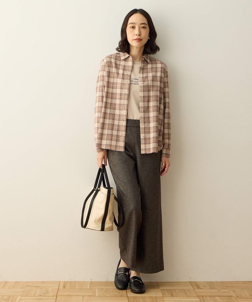 DECOY SINCE 1981（デコイシンスイチキュウハチイチ）の「バックギャザーチェックシャツ【オーガニックコットンブレンド・大きいサイズあり】（シャツ/ブラウス・レディース・ベージュ/ネイビー/レッド・13号/9号/11号/15号/17号）」の16枚目の写真