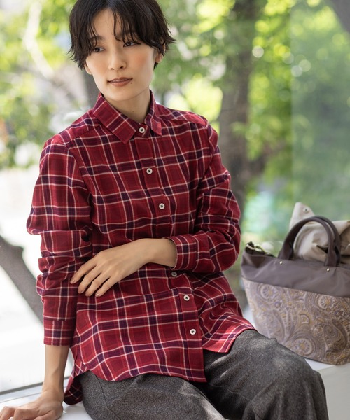 DECOY SINCE 1981（デコイシンスイチキュウハチイチ）の「バックギャザーチェックシャツ【オーガニックコットンブレンド・大きいサイズあり】（シャツ/ブラウス・レディース・ベージュ/ネイビー/レッド・13号/9号/11号/15号/17号）」の3枚目の写真