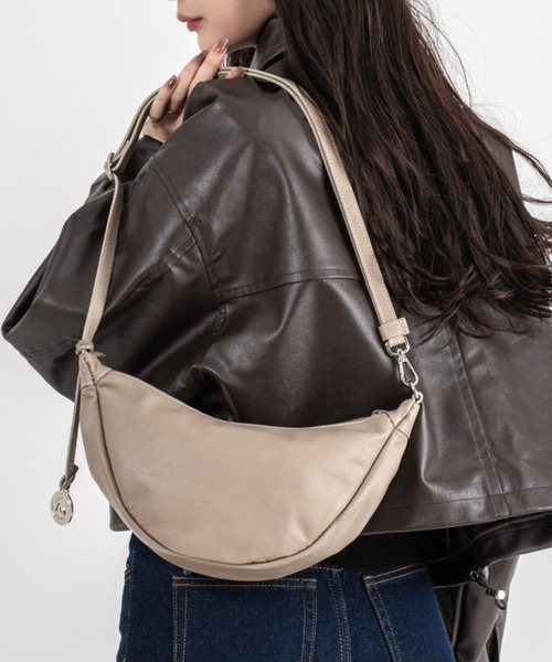 marco masi（マルコマージ）の「【MARCO MASI/マルコマージ】ショルダーバッグ ムーンバッグ（ショルダーバッグ・レディース・ブラック系その他/ブラック/アイボリー/ベージュ・FREE）」の3枚目の写真