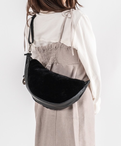 marco masi（マルコマージ）の「【MARCO MASI/マルコマージ】ショルダーバッグ ムーンバッグ（ショルダーバッグ・レディース・ブラック系その他/ブラック/アイボリー/ベージュ・FREE）」の2枚目の写真