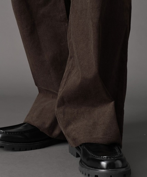 LURAKU（ルラク）の「【LURAKU】Corduroy One-tuck Straight Pants / コーデュロイワンタックストレートパンツ（スラックス・メンズ・ブラック/ブラウン・MEDIUM/LARGE/SMALL）」の20枚目の写真