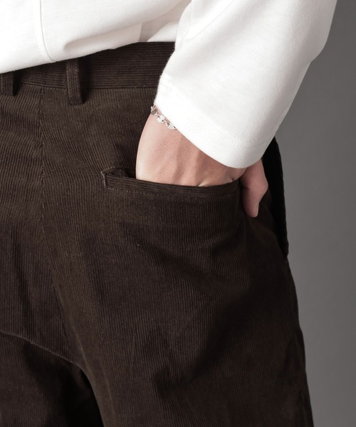 LURAKU（ルラク）の「【LURAKU】Corduroy One-tuck Straight Pants / コーデュロイワンタックストレートパンツ（スラックス・メンズ・ブラック/ブラウン・MEDIUM/LARGE/SMALL）」の21枚目の写真