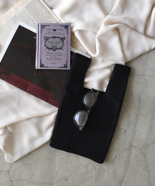 styiro（スタイロ）の「無地ニットバッグ（ハンドバッグ・レディース・グリーン/アイボリー/ブラック・FREE）」の2枚目の写真