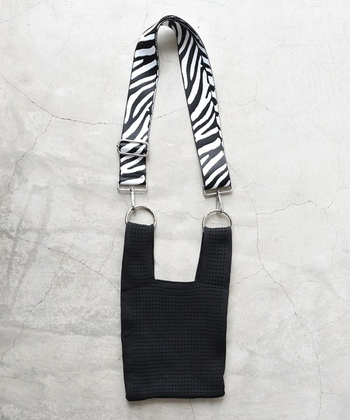 styiro（スタイロ）の「無地ニットバッグ（ハンドバッグ・レディース・グリーン/アイボリー/ブラック・FREE）」の9枚目の写真