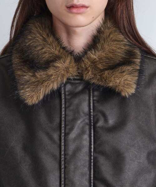 tk.TAKEO KIKUCHI(ティーケータケオキクチ)の「ヴィンテージライク衿フェイクファーブルゾン(ブルゾン・メンズ・ブラック/ダークブラウン系/ブラック系・01/02/03)」の17枚目の写真