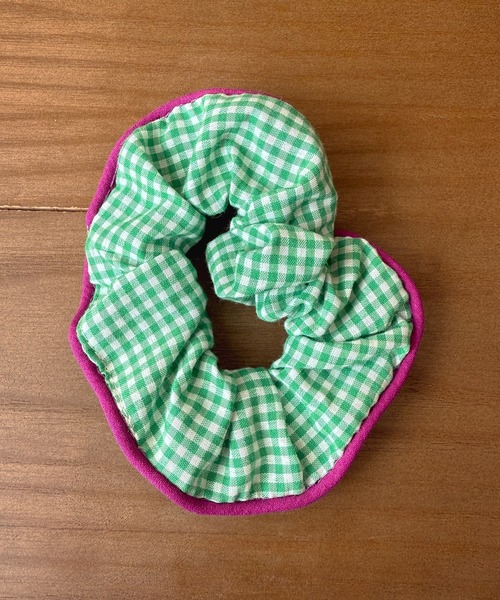 kutir（クティール）の「kutirlune／【2SET】チェック×花柄シュシュ（ヘアゴム・レディース・グリーン・FREE）」の8枚目の写真