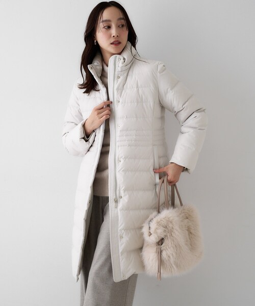 UNTITLED（アンタイトル）の「【はっ水機能/フード取り外し可/防寒】ロングダウンコート（ダウンジャケット/コート・レディース・ライトグレー/ネイビー/ブラック/ライトベージュ・00/01/02/03/04/42/44/46/48/50）」の12枚目の写真