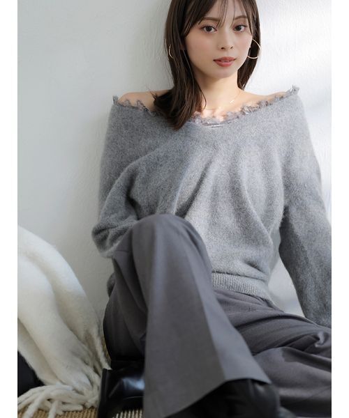 SNIDEL(スナイデル)の「フォックス衿レースプルオーバー(ニット/セーター・レディース・アイボリー/ライラック/グレー・F)」の20枚目の写真