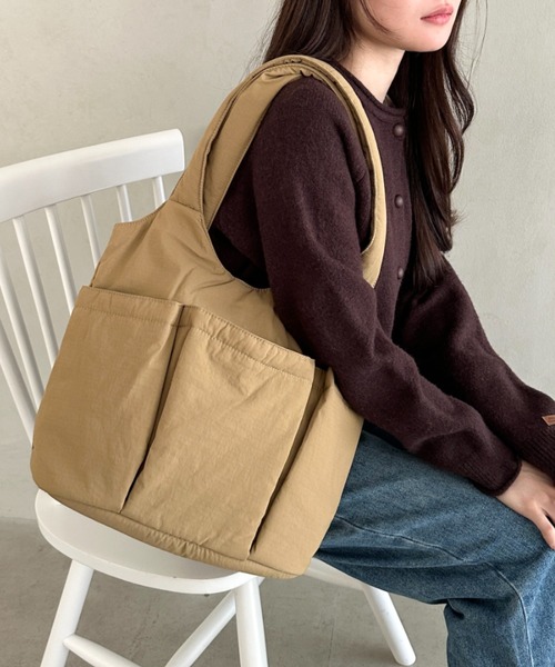 MYMOOD.(マイムード)の「【A4収納可】多ポケットナイロントートバッグ(トートバッグ・レディース・ベージュ/ネイビー/ピンク/ブラック/ライトベージュ・FREE)」の17枚目の写真