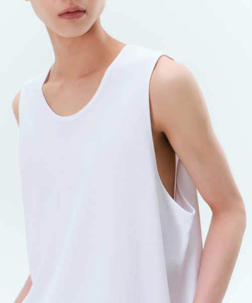 MUSINSA STANDARD（ムシンサスタンダード）の「レイヤードスcoopネックスリーブレストップ[ホワイト]（Tシャツ/カットソー・メンズ・その他・SMALL/MEDIUM/LARGE/X-LARGE/XX-LARGE/XXX-LARGE）」の4枚目の写真