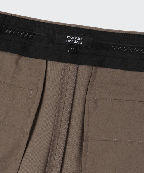 MUSINSA STANDARD WOMAN（ムシンサスタンダードウーマン）の「ウィメンズ ローウエスト ディープタック エクストラワイド ヒドゥンバンディング スラックス [ダスティベージュ]（スラックス・レディース・その他・34/32/30/31/24/25/26/27/28/29）」の6枚目の写真