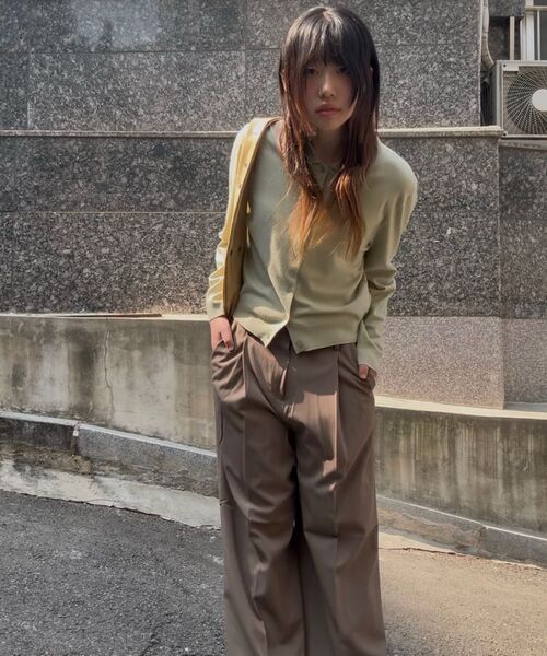 MUSINSA STANDARD WOMAN（ムシンサスタンダードウーマン）の「ウィメンズ ローウエスト ディープタック エクストラワイド ヒドゥンバンディング スラックス [ダスティベージュ]（スラックス・レディース・その他・34/32/30/31/24/25/26/27/28/29）」の3枚目の写真