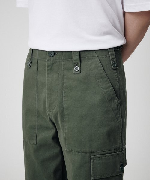 MUSINSA STANDARD（ムシンサスタンダード）の「レプリカ ブリティッシュ パティグパンツ [セージグリーン]（その他パンツ・メンズ・その他・40/31/33/26/27/28/29/38/42/36/34/32/30）」の6枚目の写真