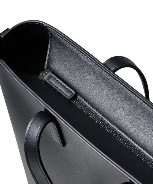 MUSINSA STANDARD(ムシンサスタンダード)の「シンセティックレザーエッセンシャルトートバッグ(トートバッグ・レディース・その他・FREE)」の4枚目の写真