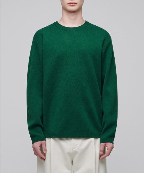 MUSINSA STANDARD（ムシンサスタンダード）の「ミニマルクルーネックニット [ジョリーグリーン]（ニット/セーター・メンズ・その他・SMALL/MEDIUM/LARGE/X-LARGE/XX-LARGE）」の2枚目の写真