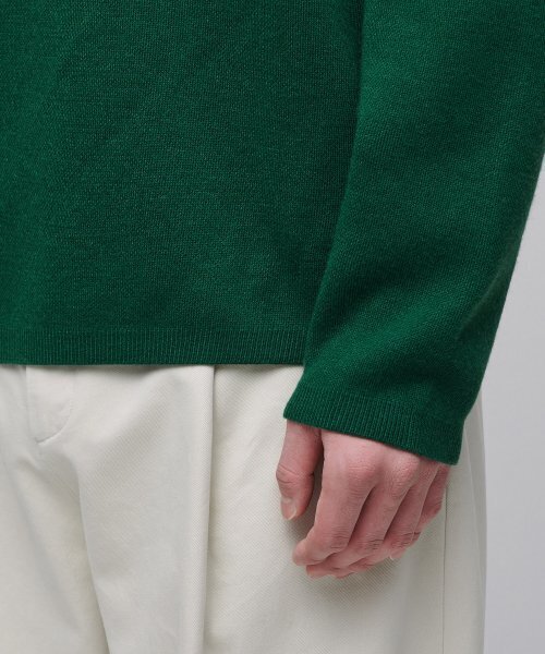 MUSINSA STANDARD（ムシンサスタンダード）の「ミニマルクルーネックニット [ジョリーグリーン]（ニット/セーター・メンズ・その他・SMALL/MEDIUM/LARGE/X-LARGE/XX-LARGE）」の7枚目の写真
