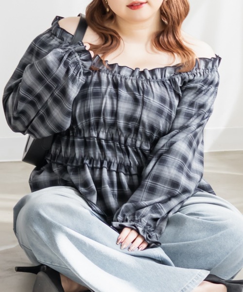 CLETTE(クレット)の「CLETTEオリジナル2WAYチェック柄フリルブラウス(シャツ/ブラウス・レディース・ブラウン/グレー/ブラック・LL/3L/4L)」の2枚目の写真