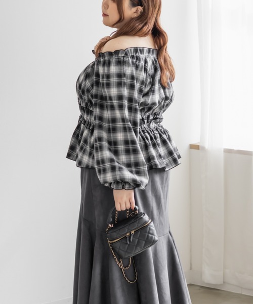 CLETTE(クレット)の「CLETTEオリジナル2WAYチェック柄フリルブラウス(シャツ/ブラウス・レディース・ブラウン/グレー/ブラック・LL/3L/4L)」の5枚目の写真
