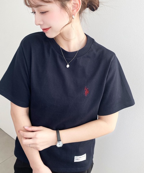 U.S. POLO ASSN.(ユーエスポロアッスン)の「moment+別注【U.S.POLO ASSN.】ワンポイント刺繍半袖Tシャツ(Tシャツ/カットソー・レディース・オフホワイト/ブラック/ピンク/オートミール/ネイビー/イエロー・M/L)」の4枚目の写真