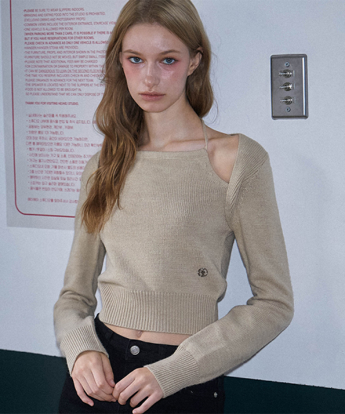 ROSEFRANTZ（ロゼフランツ）の「Cut-out Halter neck Knit [Beige]（ニット/セーター・レディース・Beige・FREE）」の2枚目の写真