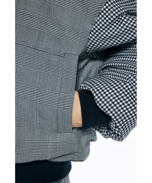 ENFOLD（エンフォルド）の「モノトーンチェック タックMA-1ブルゾン（MA-1・レディース・ブラック・38）」の5枚目の写真