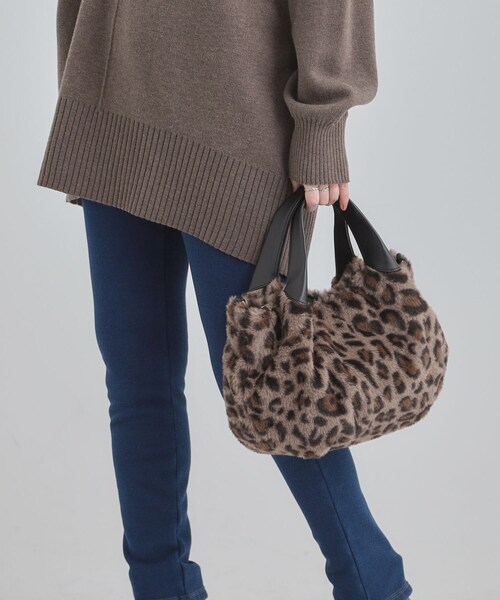 SHOO・LA・RUE（シューラルー）の「ファー2層2WAYトートバッグ（トートバッグ・レディース・グレー/ベージュ/ダークブラウン系・00）」の2枚目の写真