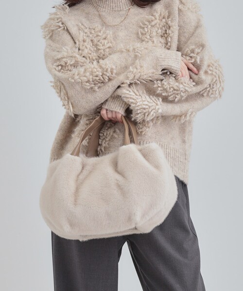 SHOO・LA・RUE（シューラルー）の「ファー2層2WAYトートバッグ（トートバッグ・レディース・グレー/ベージュ/ダークブラウン系・00）」の8枚目の写真