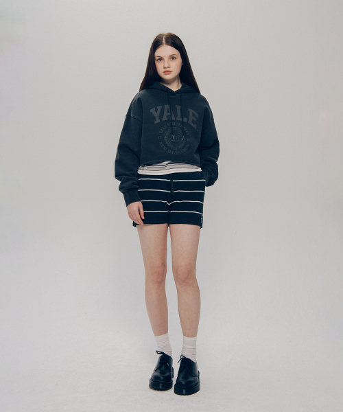 YALE(イェール)の「ウィメンズアーチロゴピグメントクロップフード_チャコール(パーカー・レディース・その他・SMALL/MEDIUM)」の13枚目の写真
