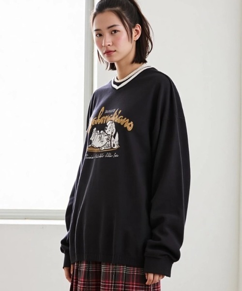 Disney(ディズニー)の「2026SS Disney/ディズニー ミッキー/101匹わんちゃん オーバーサイズ 裏毛 Vネックスウェットトレーナー(スウェット・レディース・ネイビー/スミクロ/オレンジ/モカ・L/M)」の13枚目の写真