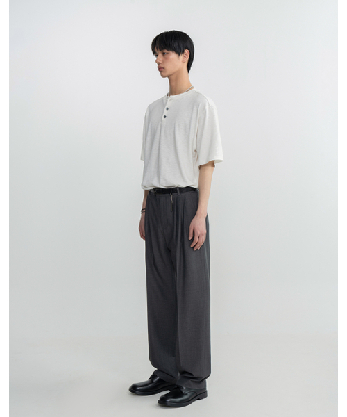 WORK ON BODY OFF（ワークオンボディオフ）の「スリーボタンセミオーバーフィットヘンリーネックショートスリーブ[ホワイト]（Tシャツ/カットソー・メンズ・ホワイト・MEDIUM/LARGE/X-LARGE）」の6枚目の写真