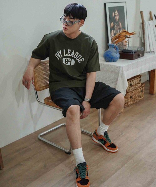THE MILE（ザマイル）の「IVY LEAGUE GARMENTS CREW [KHAKI]（Tシャツ/カットソー・メンズ・その他・SMALL/MEDIUM/LARGE/X-LARGE/X-SMALL）」の2枚目の写真