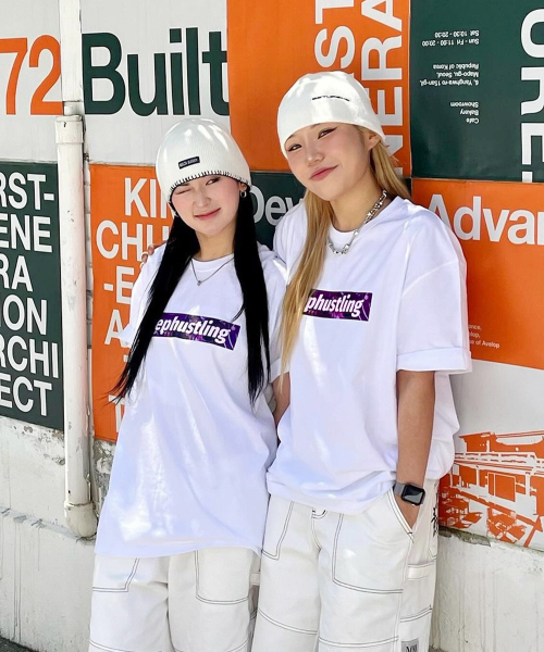 KEEPHUSTLING(キープハッスリング)の「トロピカルボックスロゴ半袖Tシャツ(ホワイト)(Tシャツ/カットソー・レディース・ホワイト・MEDIUM/LARGE)」の4枚目の写真